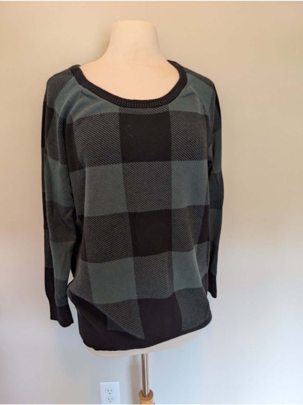 Buffalo Plaid Raglan Knit Sweater By Torrid Size 2 Country Western